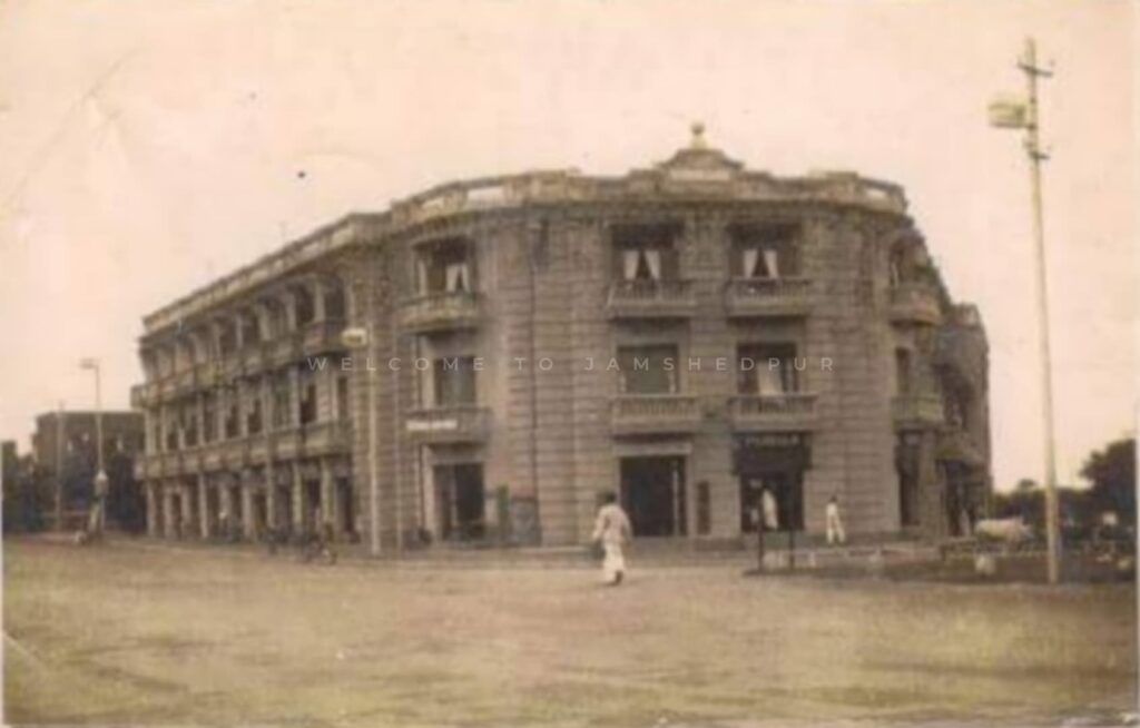 Regal Building Bistupur