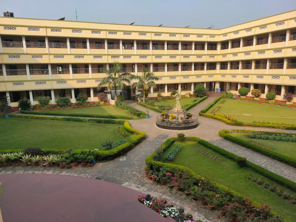 Loyola School, Bistupur